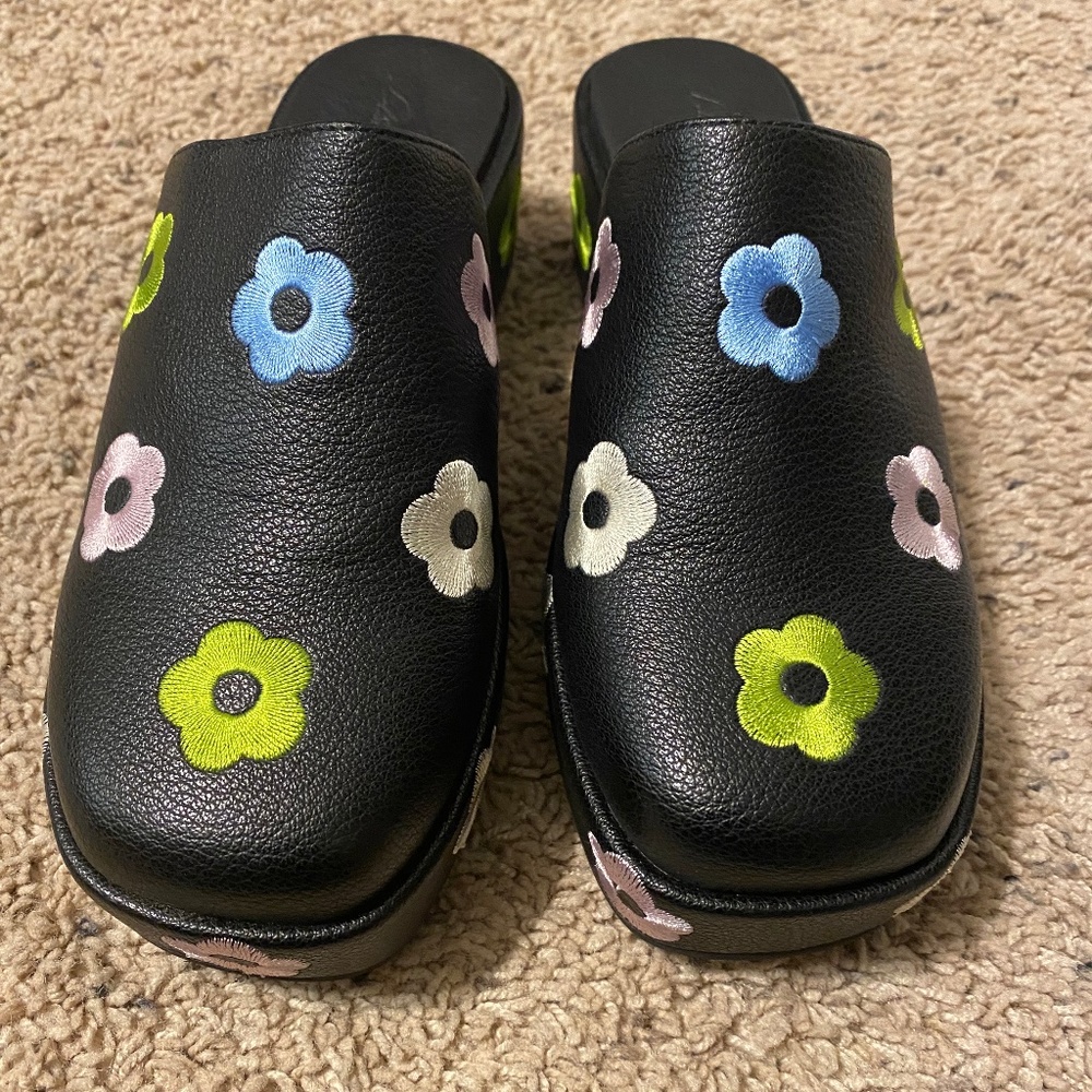 Lisa says gah black platform clogs with embroidered flowers
